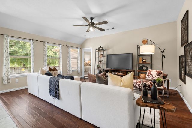 815 Horizon Ridge Circle, Little Elm, TX 75068