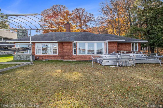 3162 Crescent Beach Road, Manistee, MI 49660