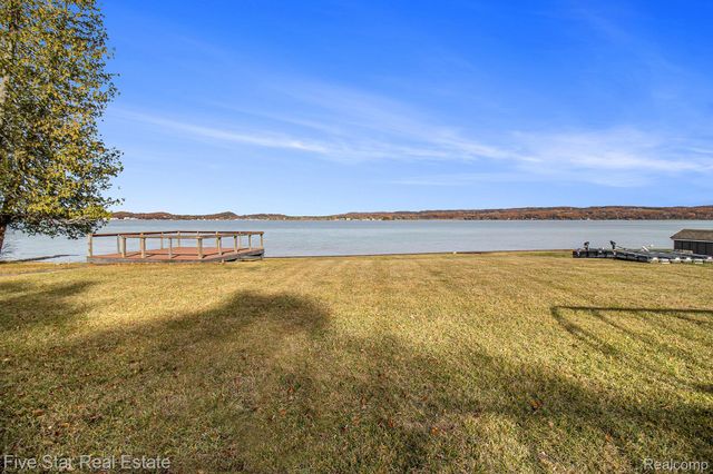 3162 Crescent Beach Road, Manistee, MI 49660