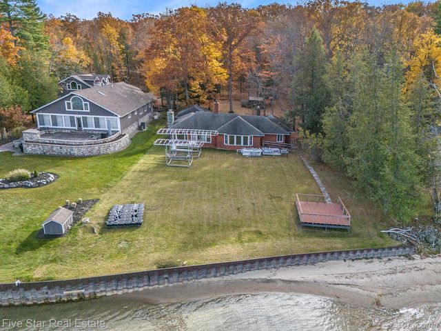 3162 Crescent Beach Road, Manistee, MI 49660