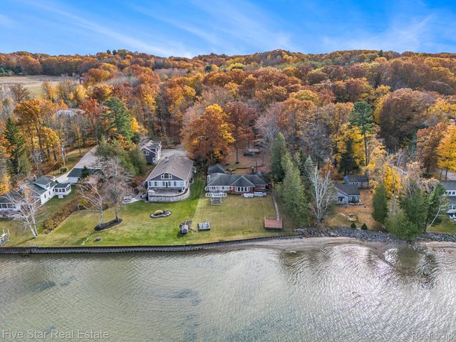 3162 Crescent Beach Road, Manistee, MI 49660