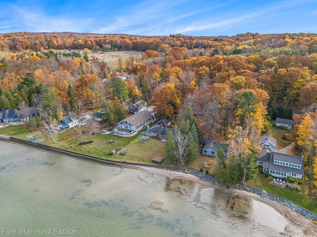 3162 Crescent Beach Road, Manistee, MI 49660
