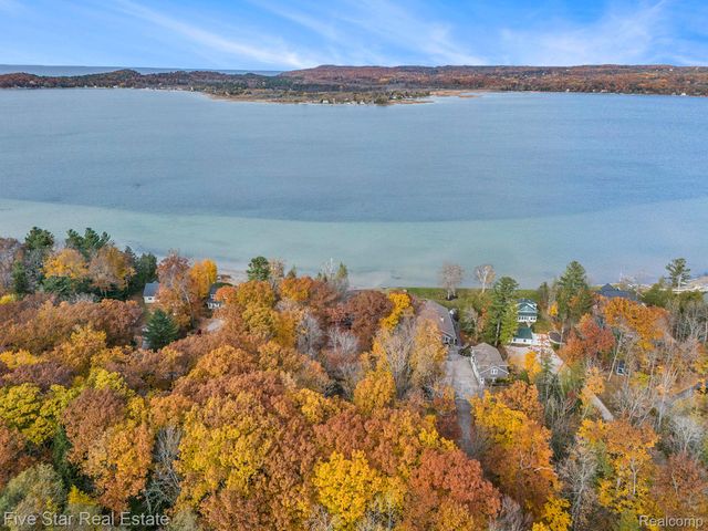 3162 Crescent Beach Road, Manistee, MI 49660