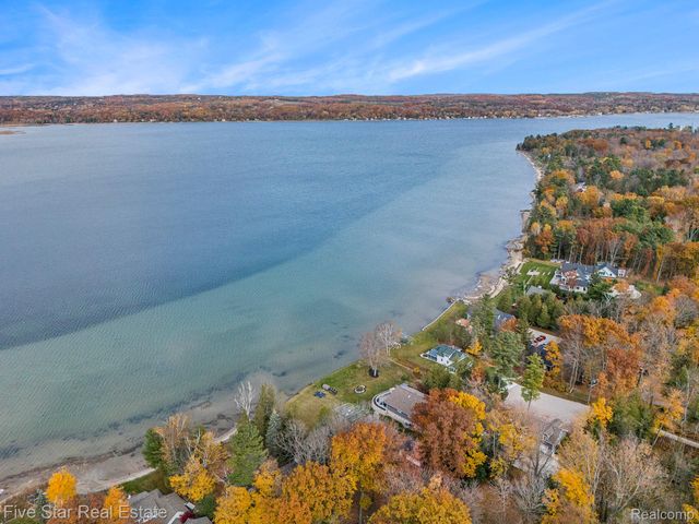 3162 Crescent Beach Road, Manistee, MI 49660
