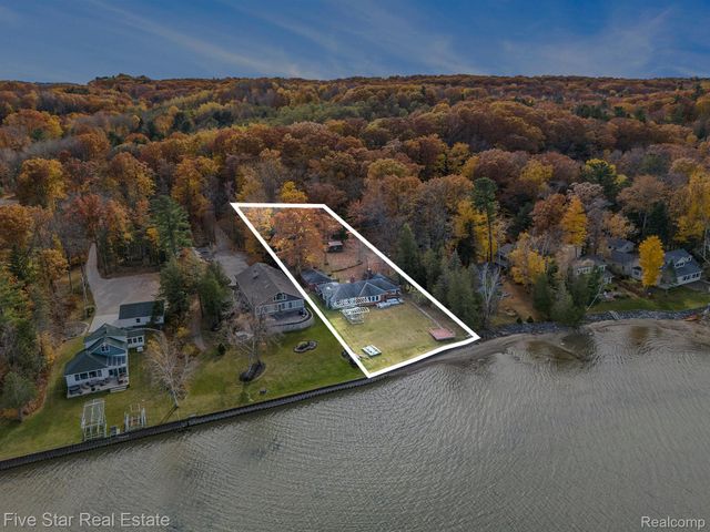 3162 Crescent Beach Road, Manistee, MI 49660