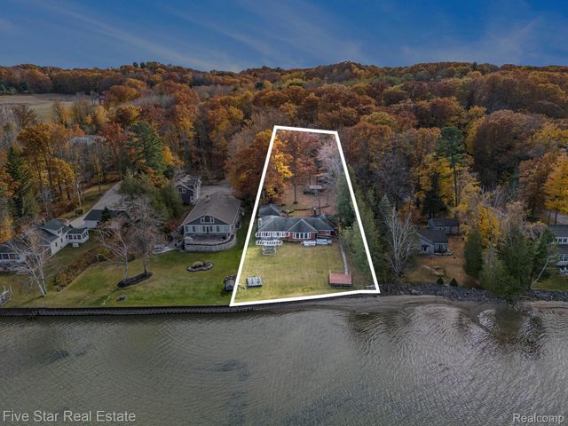 3162 Crescent Beach Road, Manistee, MI 49660