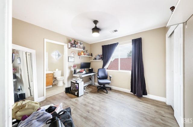 8300 Black Knot Court, Bakersfield, CA 93311