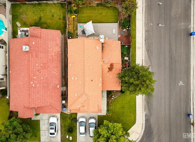 8300 Black Knot Court, Bakersfield, CA 93311