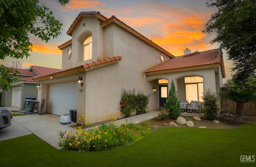 8300 Black Knot Court, Bakersfield, CA 93311