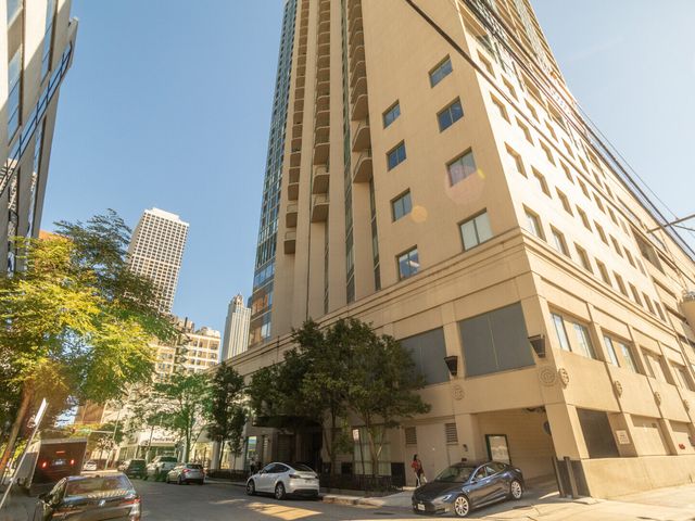 111 W MAPLE Street 3207, Chicago, IL 60610