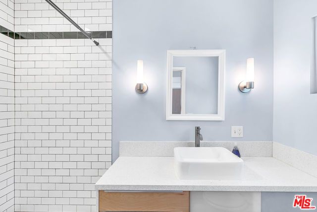 2460 Gower Street, Los Angeles, CA 90068