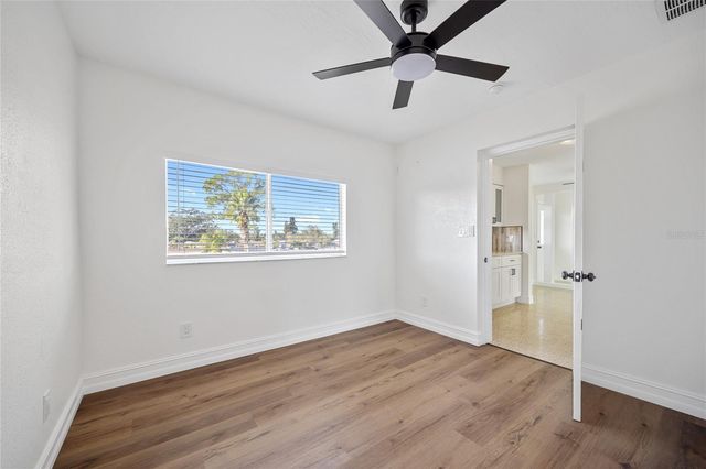 4869 VENETIAN BOULEVARD NE, St Petersburg, FL 33703