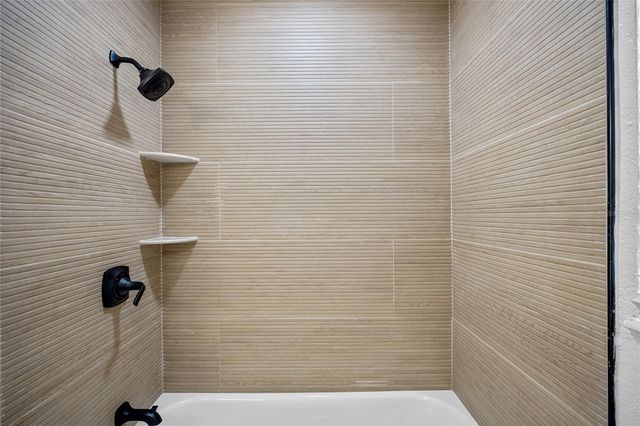 4869 VENETIAN BOULEVARD NE, St Petersburg, FL 33703