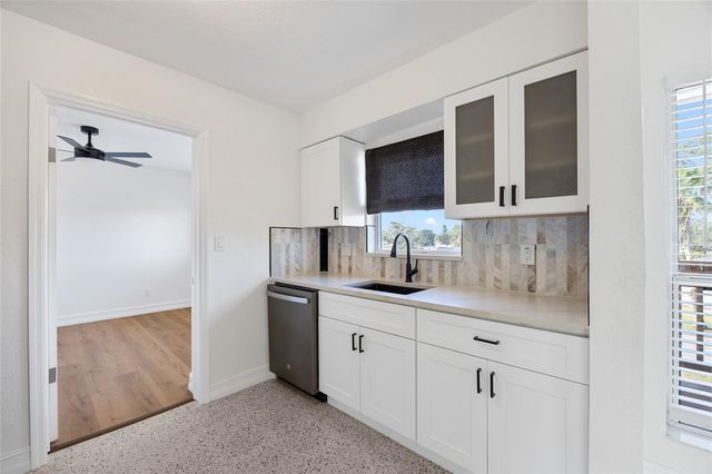 4869 VENETIAN BOULEVARD NE, St Petersburg, FL 33703