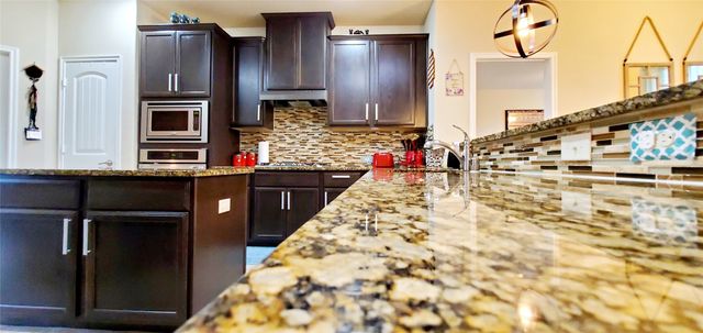 104 Rustic Oak Lane, Mckinney, TX 75072
