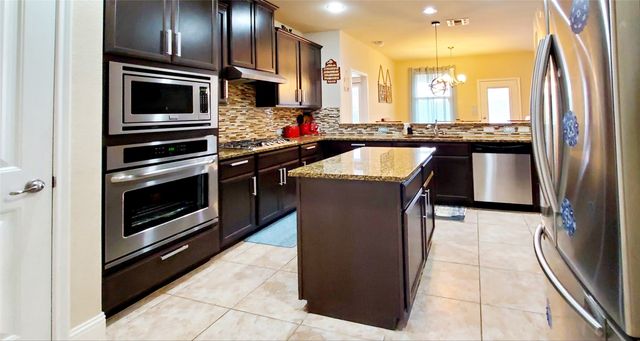 104 Rustic Oak Lane, Mckinney, TX 75072