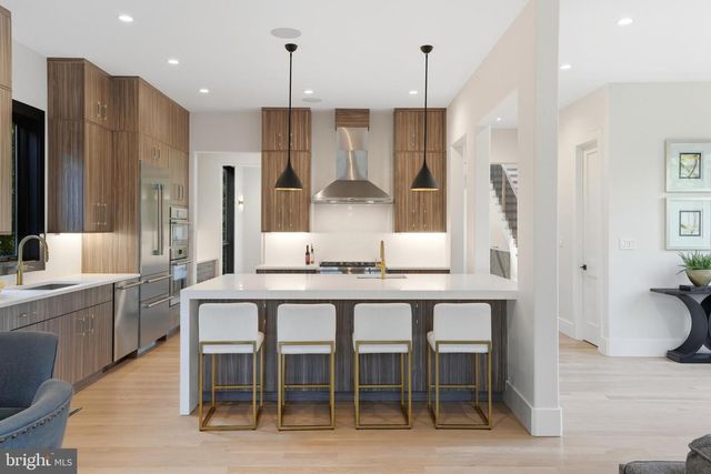 1853 MASSACHUSETTS AVE, Mclean, VA 22101