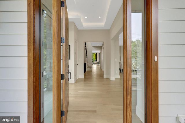 1853 MASSACHUSETTS AVE, Mclean, VA 22101