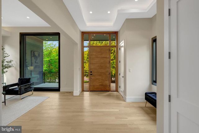 1853 MASSACHUSETTS AVE, Mclean, VA 22101