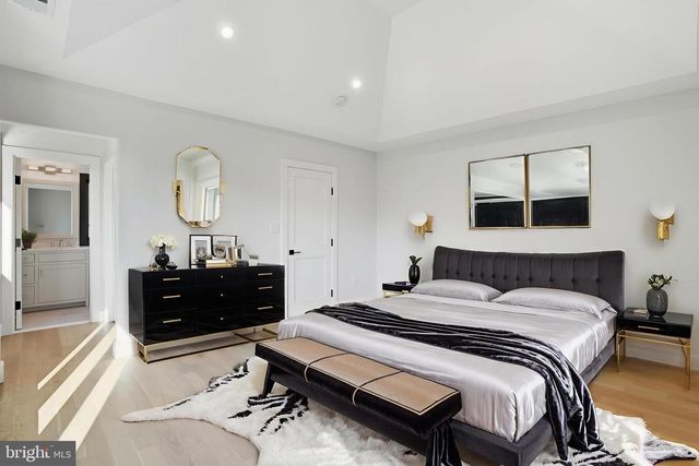 1853 MASSACHUSETTS AVE, Mclean, VA 22101