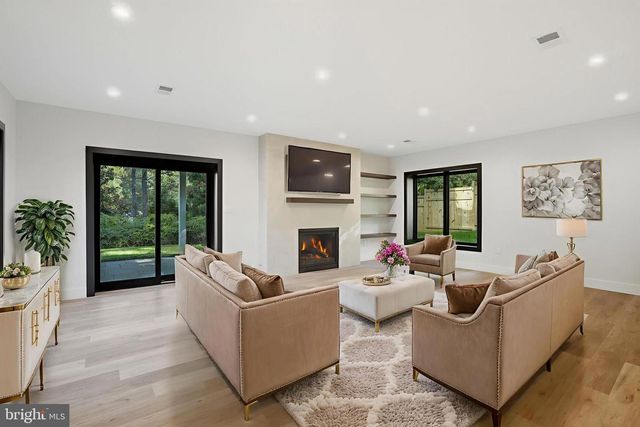 1853 MASSACHUSETTS AVE, Mclean, VA 22101