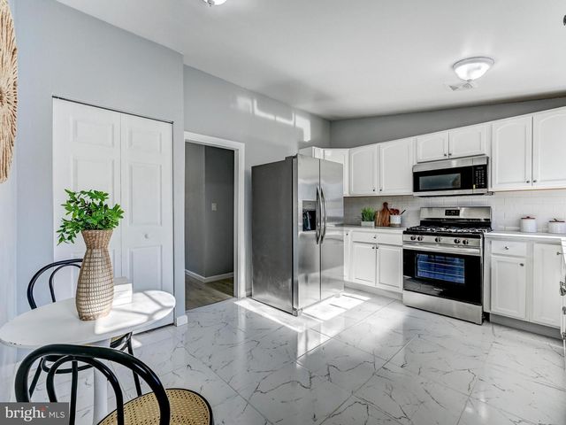 906 SCOTTS HILL DR, Pikesville, MD 21208