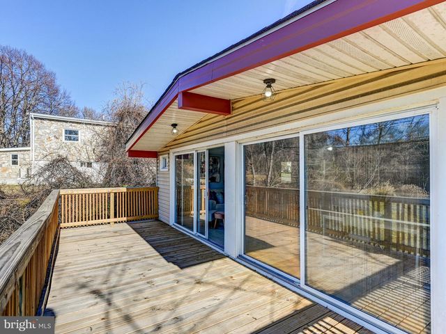 906 SCOTTS HILL DR, Pikesville, MD 21208