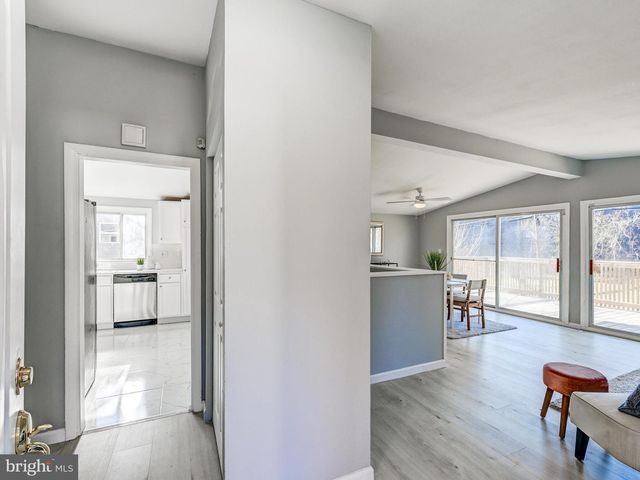 906 SCOTTS HILL DR, Pikesville, MD 21208