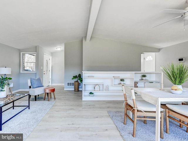 906 SCOTTS HILL DR, Pikesville, MD 21208