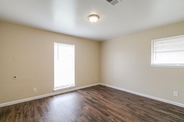 5755 Oakham Street, Houston, TX 77085