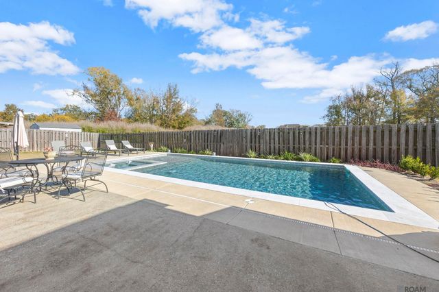 8510 Ormand Dr, Zachary, LA 70791