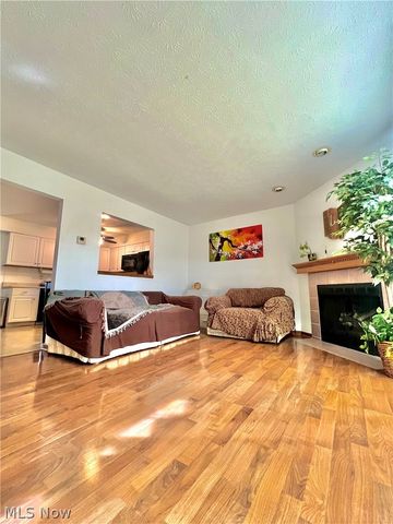 620 Topaz Lane, Brunswick, OH 44212