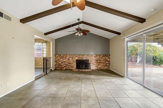 1606 Barstow Avenue, Clovis, CA 93611