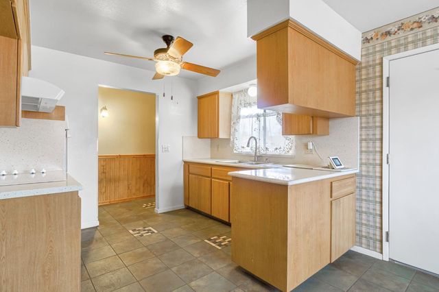 1606 Barstow Avenue, Clovis, CA 93611