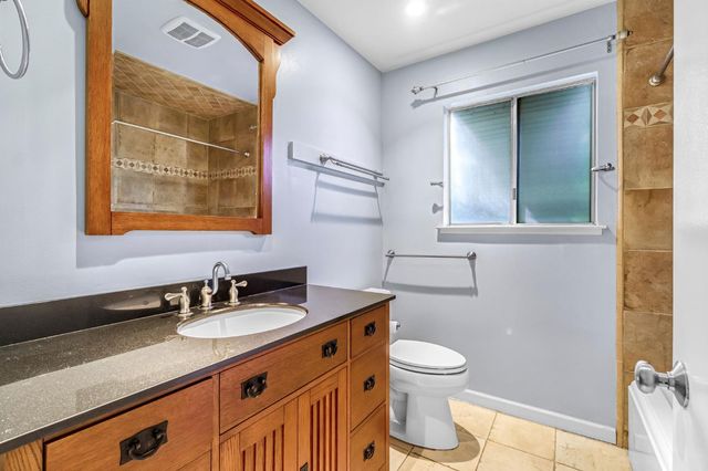 1606 Barstow Avenue, Clovis, CA 93611