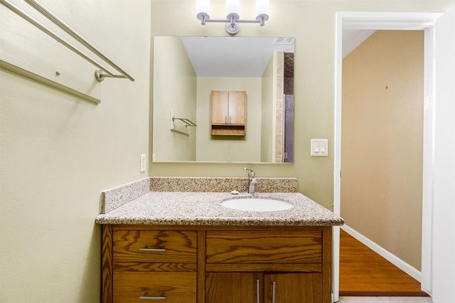 1606 Barstow Avenue, Clovis, CA 93611