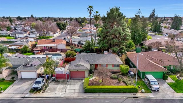 1606 Barstow Avenue, Clovis, CA 93611