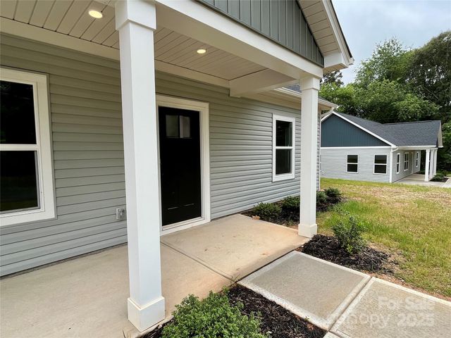 212 Queens Court, Gastonia, NC 28052