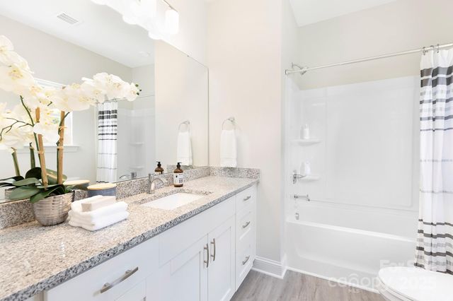 212 Queens Court, Gastonia, NC 28052