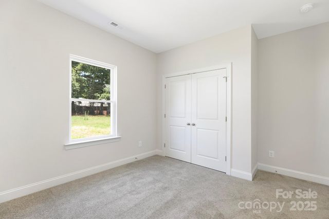 212 Queens Court, Gastonia, NC 28052