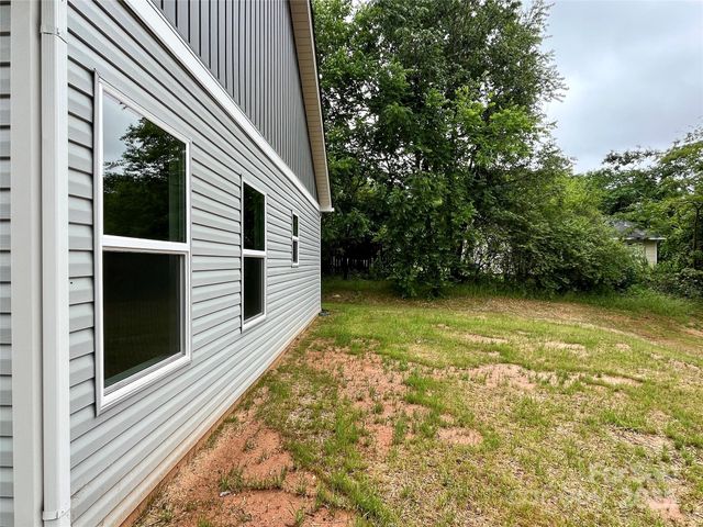 212 Queens Court, Gastonia, NC 28052