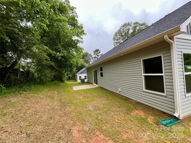 212 Queens Court, Gastonia, NC 28052