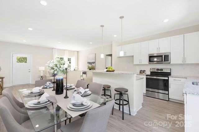 212 Queens Court, Gastonia, NC 28052