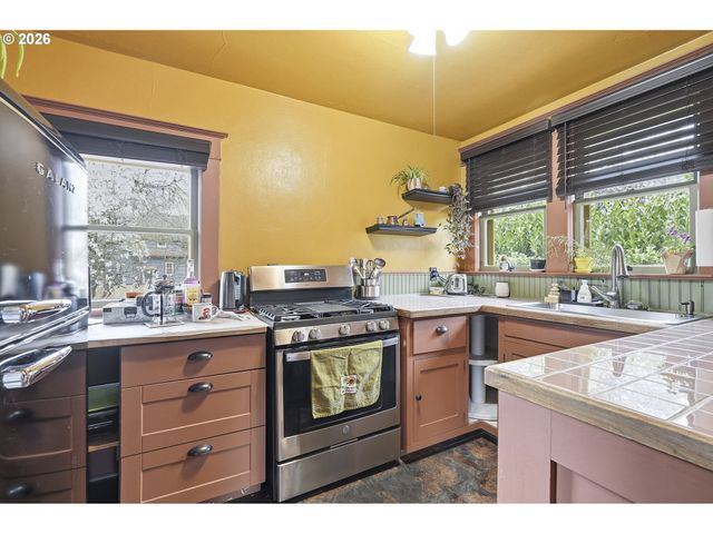 3203 Se 66TH Ave, Portland, OR 97206