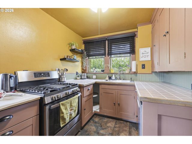 3203 Se 66TH Ave, Portland, OR 97206