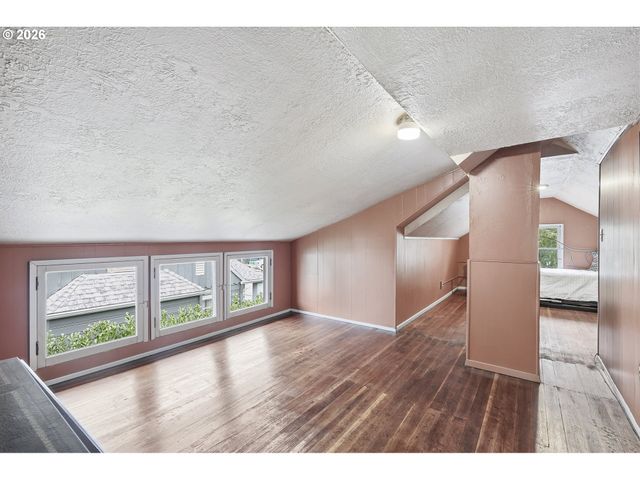 3203 Se 66TH Ave, Portland, OR 97206