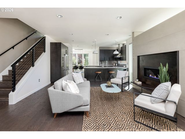 3517 N ALBINA Ave, Portland, OR 97227