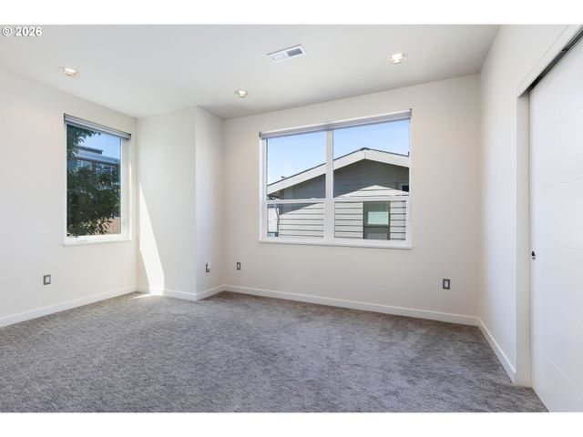 3517 N ALBINA Ave, Portland, OR 97227