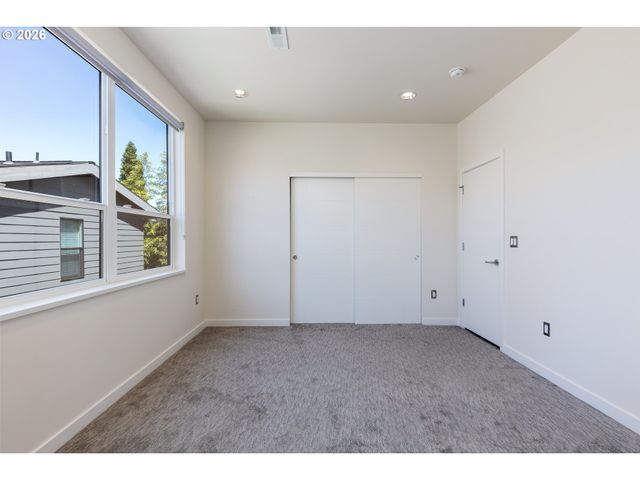 3517 N ALBINA Ave, Portland, OR 97227