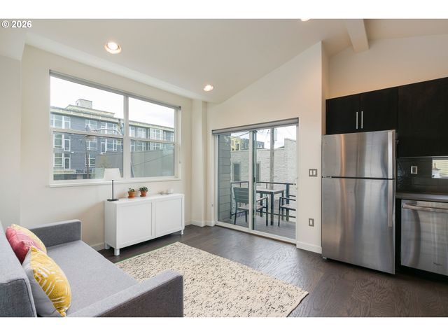 3517 N ALBINA Ave, Portland, OR 97227